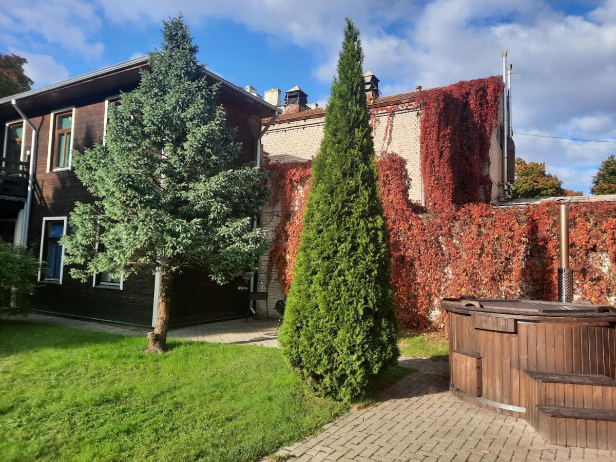 Wooden House Near City Center Riga Exterior foto